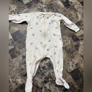 4/30$ Pekkle pajamas 9 months